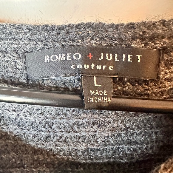 ROMEO & JULIET Women’s Gray Ribbed Crop Sweater Size Large - Picture 2 of 9
